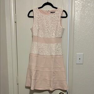 Elegant Lace Sleeveless Dress - light Pink Tommy Hilfiger size 4